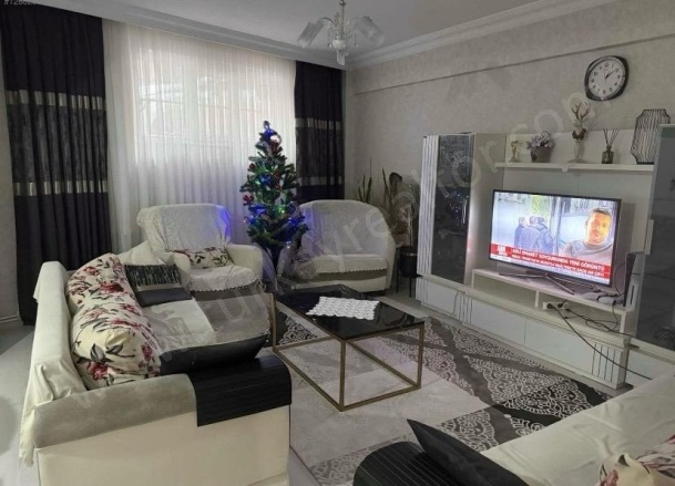 Sütlüce Mah. Beyoğlu Satılık İkinci El Daireler |  2+1 Oda | 100M2 126.000$  Krediye Uygun  | Giriş Altı Kot 1 | Doğalgaz(Kombi) | 2 Banyo | 2 Yatak Odası Resim-2