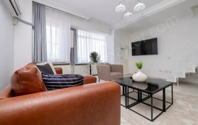 Cihangir Mah. Beyoğlu Satılık İkinci El Daireler |  2+1 Oda | 130M2 492.000$  Krediye Uygun  | 3. Kat | Doğalgaz(Kombi) | 1 Banyo | 2 Yatak Odası Resim-4