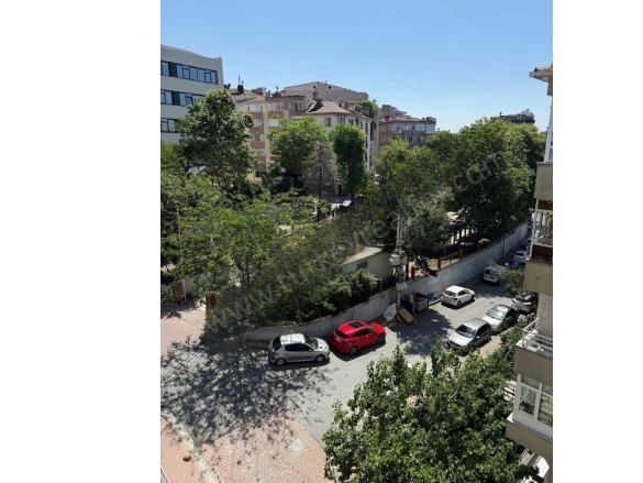 Dikilitaş Mah. Beşiktaş Satılık İkinci El Daireler |  2+1 Oda | 95M2 325.500$  Krediye Uygun  | 4. Kat | Doğalgaz(Kombi) | 1 Banyo | 2 Yatak Odası Resim-2