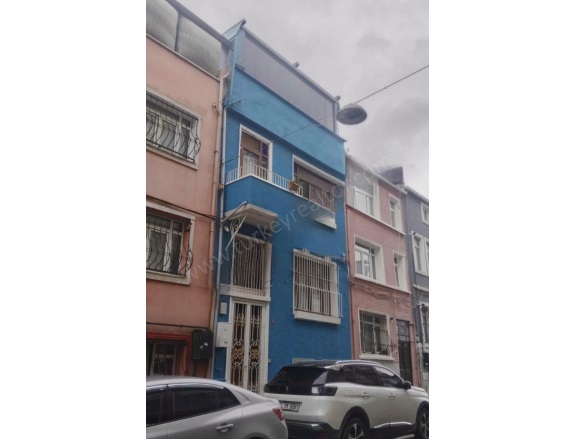 Ali Kuşçu Mah. Fatih Satılık Bina |  6+2 Oda | 300M2 460.000$  Krediye Uygun  | Doğalgaz(Kombi) | 3 Banyo | 6 Yatak Odası Resim-3