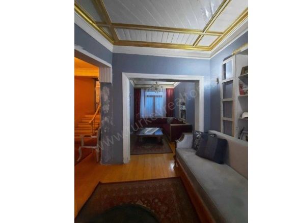 Ali Kuşçu Mah. Fatih Satılık Bina |  6+2 Oda | 300M2 460.000$  Krediye Uygun  | Doğalgaz(Kombi) | 3 Banyo | 6 Yatak Odası Resim-5