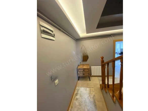 Piripaşa Mah. Beyoğlu Satılık İkinci El Daireler |  4+2 Oda | 220M2 321.500$  Krediye Uygun  | 4. Kat | Doğalgaz(Kombi) | 2 Banyo | 4 Yatak Odası Resim-4