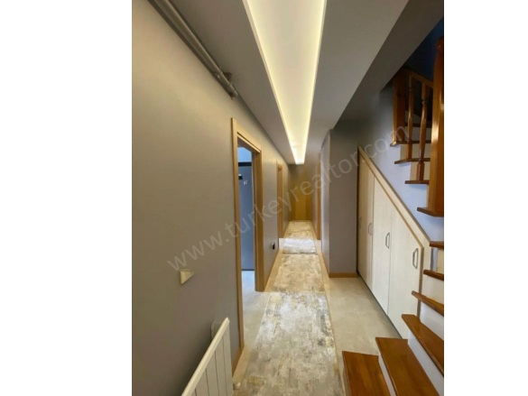 Piripaşa Mah. Beyoğlu Satılık İkinci El Daireler |  4+2 Oda | 220M2 321.500$  Krediye Uygun  | 4. Kat | Doğalgaz(Kombi) | 2 Banyo | 4 Yatak Odası Resim-5