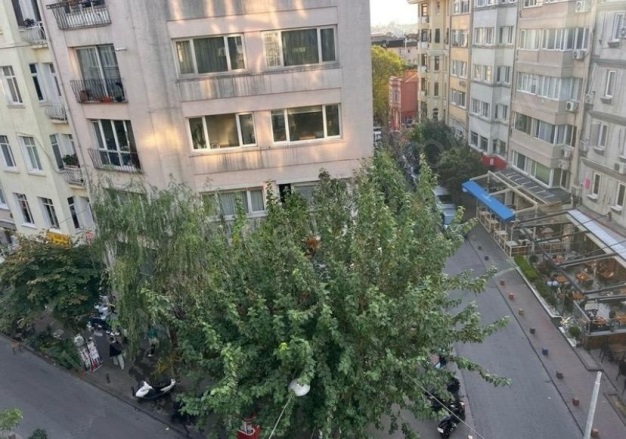 Firuzağa Mah. Beyoğlu Satılık İkinci El Daireler |  1+1 Oda | 70M2 206.000$  Krediye Uygun  | 4. Kat | Doğalgaz(Kombi) | 1 Banyo | 1 Yatak Odası Resim-4