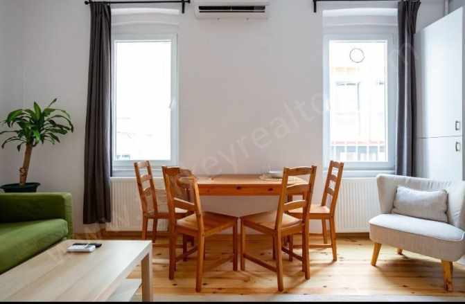 istiklal Caddesine 7 Dakika Mesafede Tadilatlı Full Eşyalı Satılık ikinci El Daireler 1+1 Daire Beyoğlu Kalyoncu Kulluğu Mah