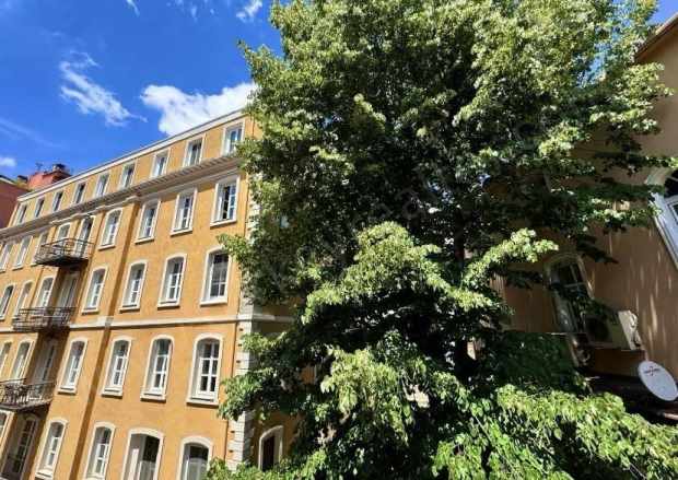 Beyoğlu istiklale Yürüme Mesafesinde Satılık ikinci El Daireler 2+1 Daire Tomtom Mah