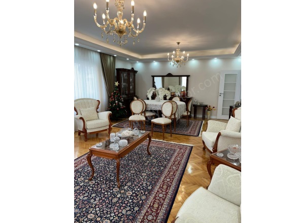 Akşemsettin Mah. Fatih Satılık İkinci El Daireler |  3+1 Oda | 220M2 380.000$  Krediye Uygun  | 2. Kat | Doğalgaz(Kombi) | 2 Banyo | 3 Yatak Odası Resim-5