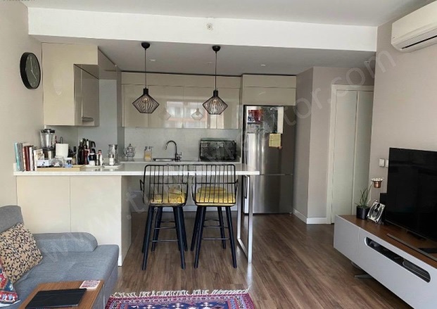 Maltepe Mah. Zeytinburnu Satılık İkinci El Daireler |  2+1 Oda | 100M2 230.000$  Krediye Uygun  | 5. Kat | Merkezi Isınma(Pay Ölçer) | 1 Banyo | 1 Yatak Odası Resim-4