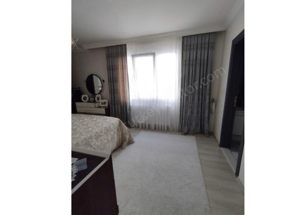 Adnan Kahveci Mah. Beylikdüzü Satılık İkinci El Daireler |  3+1 Oda | 125M2 180.000$  Krediye Uygun  Eşyalı  | 1. Kat | Doğalgaz(Kombi) | 2 Banyo | 3 Yatak Odası Resim-2