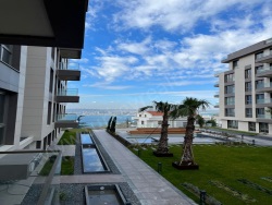 Büyükçekmece Pınartepe Mah. Satılık İkinci El Daireler 2+1 95 M2 | 1. Kat | Doğalgaz(Kombi) | 1 Banyo | 2 Yatak Odası