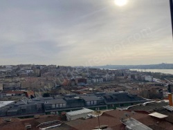 Beyoğlu Piripaşa Mah. Satılık İkinci El Daireler 4+2 220 M2 | 4. Kat | Doğalgaz(Kombi) | 2 Banyo | 4 Yatak Odası