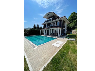 Sapancada Yüksek Kira Getirili Satılık Villa Havuzlu 4+1 Mahmudiye