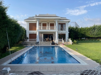 Silivri Kavaklıda Müstakil Havuzlu Satılık Villa Lüks 6+1 Kavaklı Mah