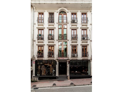 Galaporta Yakın Konumda Asansörlü Binada Satılık İkinci El Daireler Daire 2+1 Beyoğlu Hacımimi Mah