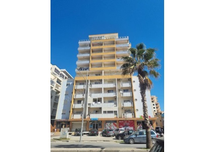 Arnavutlukta Denize Yakın Mobilyalı Satılık İkinci El Daireler Geniş Daire 2+1 Rrota Kuqe