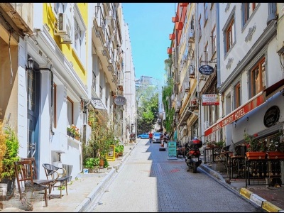 Sultanahmette Kısmi Deniz Manzaralı Satılık İkinci El Daireler Daire 2+1 Fatih Binbirdirek Mah