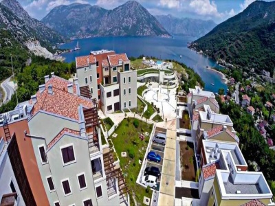 Karadağ Kotorda Muhteşem Kompleks İçinde Satılık İkinci El Daireler Daire 1+1