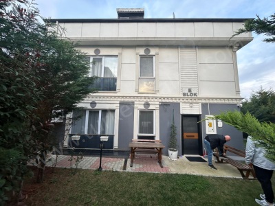 Arnavutköyde Merkezi Konumda Satılık Villa Fırsat 4+1 Hicret Mah