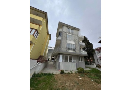 Silivride Denize Yakın Konumda Satılık İkinci El Daireler 2+1 Daire Gümüşyaka Mah