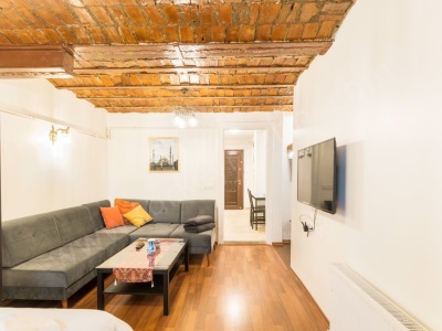 Beyoğlunda Turizm Ruhsatlı Full Eşyalı Satılık İkinci El Daireler Daire 2+1 Katipmustafa Çelebi Mah