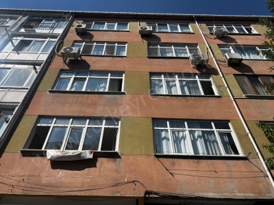 Fatihte Merkezi Konumda Satılık İkinci El Daireler 2+1 Daire Silivrikapı Mah