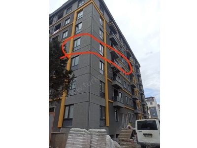 Havuzlu Site İçerisinde Satılık İkinci El Daireler 3+1 Daire Sultanbeyli Orhangazi Mah