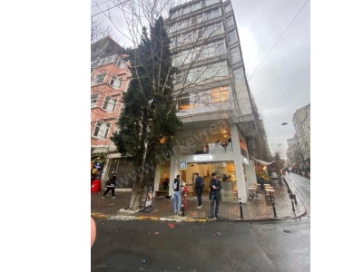 Beyoğlu Cihangir Merkezde Asansörlü Binada Satılık İkinci El Daireler 1+1 Daire Firuzağa Mah