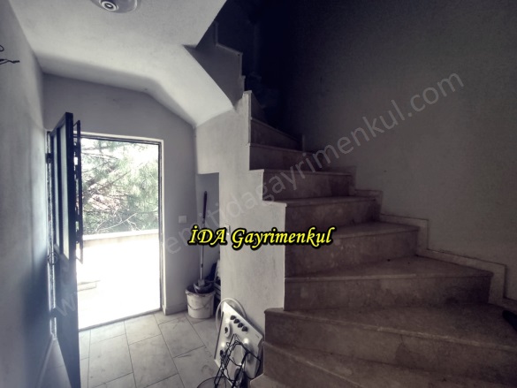 Kadıköy Mah. Edremit Satılık Daire |  2+1 Oda | 180M2 3.250.000Tl  Krediye Uygun  | 2. Kat | Doğalgaz(Kombi) | 1 Banyo | 2 Yatak Odası Resim-3