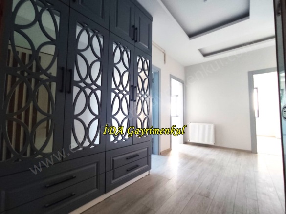 Hamidiye Mah. Edremit Satılık Daire |  3+1 Oda | 145M2 5.950.000Tl  Krediye Uygun  | 5. Kat | Doğalgaz(Kombi) | 2 Banyo | 3 Yatak Odası Resim-5