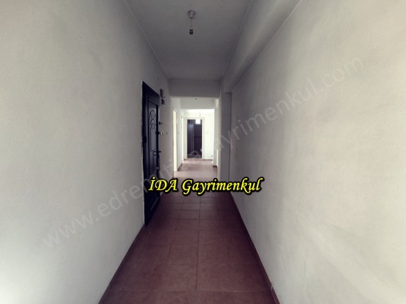 Camivasat Mah. Edremit Kiralık Daire |  2+1 Oda | 100M2 Aylık 15.000Tl | 2. Kat | Doğalgaz(Kombi) | 1 Banyo | 2 Yatak Odası Resim-2