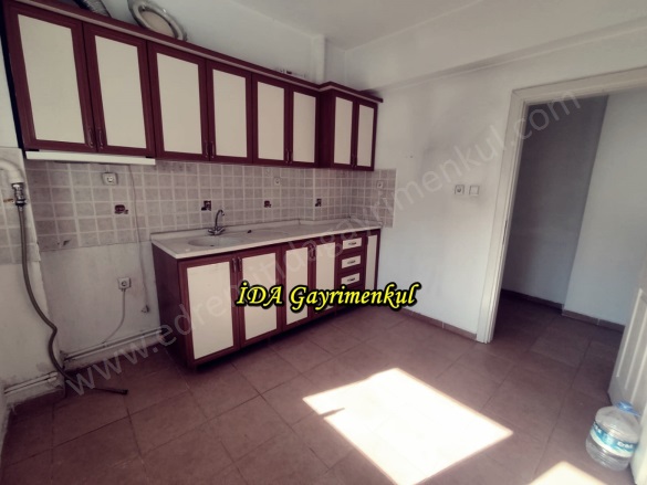 Camivasat Mah. Edremit Kiralık Daire |  2+1 Oda | 100M2 Aylık 15.000Tl | 2. Kat | Doğalgaz(Kombi) | 1 Banyo | 2 Yatak Odası Resim-5