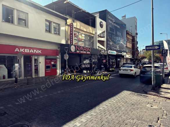 idadan Edremit Çarşıda Akbank Karşısında Cadde Üzeri Kiralık Dükkan 1+1 Soğanyemez Mah