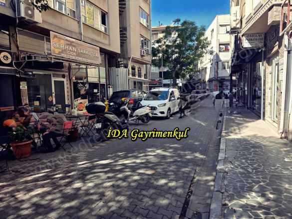 idadan Edremit Çarşıda Akbank Karşısında Cadde Üzeri Kiralık Dükkan 1+1 Soğanyemez Mah