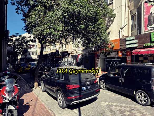 idadan Edremit Çarşıda Akbank Karşısında Cadde Üzeri Kiralık Dükkan 1+1 Soğanyemez Mah
