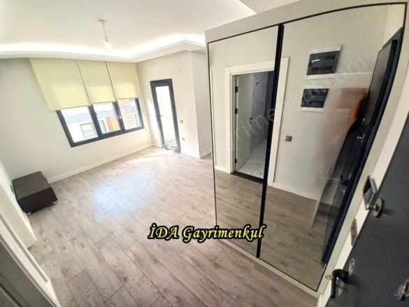 idadan Altınoluk Yağcılarda Havuzlu Lüks Sitede Satılık Daire 1+1 Edremit Mah