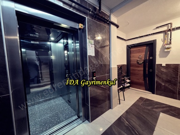 Tuzcumurat Mah. Edremit Satılık Daire |  2+1 Oda | 115M2 3.300.000Tl  Krediye Uygun  | 3. Kat | Doğalgaz(Kombi) | 1 Banyo | 2 Yatak Odası Resim-2