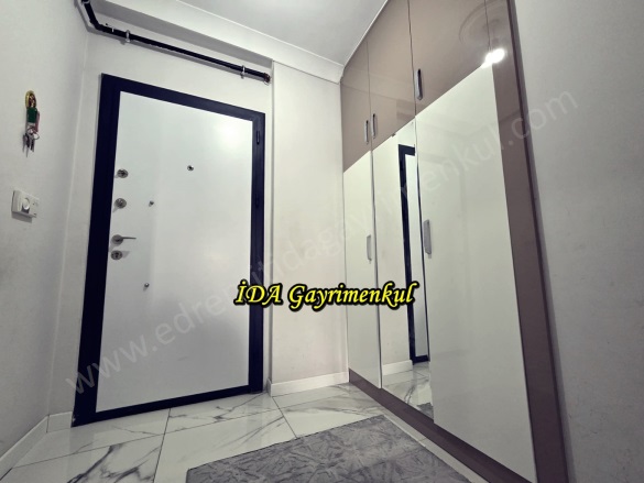 Tuzcumurat Mah. Edremit Satılık Daire |  2+1 Oda | 115M2 3.300.000Tl  Krediye Uygun  | 3. Kat | Doğalgaz(Kombi) | 1 Banyo | 2 Yatak Odası Resim-5