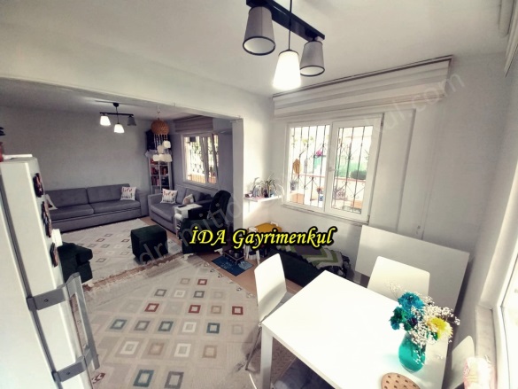 Altınoluk Mah. Edremit Satılık Daire |  2+1 Oda | 100M2 4.000.000Tl  Krediye Uygun  | Bahçe Katı | Klima | 1 Banyo | 2 Yatak Odası Resim-2