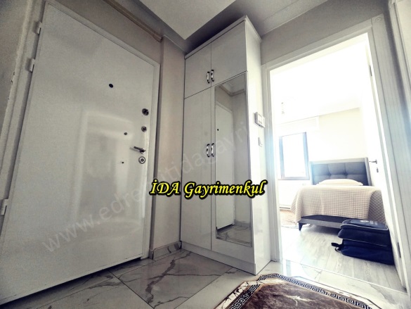 Kapıcıbaşı Mah. Edremit Satılık Daire |  2+1 Oda | 112M2 4.000.000Tl  Krediye Uygun  | 5. Kat | Doğalgaz(Kombi) | 2 Banyo | 2 Yatak Odası Resim-3