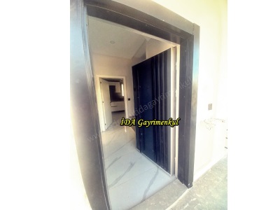 İdadan Edremit Zeytinlide Kazdağlarının Eteğinde Satılık Villa Lüks 3+1 Zeytinli Mah