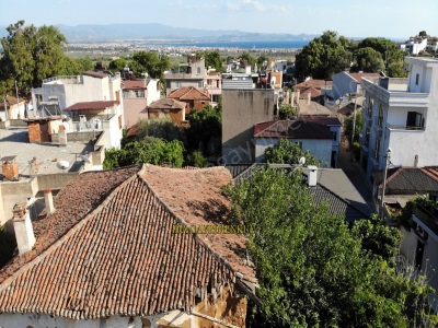 İda Gayrimenkulden Kızılkeçili Köy Meydanında Fırsat Köşe Satılık Arsa Edremit Mah