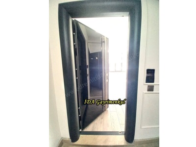 İdadan Altınoluk Yağcılarda Havuzlu Lüks Sitede Satılık Daire 1+1 Edremit Mah