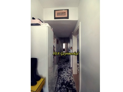 İdadan Altınoluk Merkezde Denize Yürüme Mesafesinde Satılık Daire 2+1 Bahçe Katı Edremit Mah