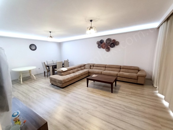 Değirmendere Mah. Kuşadası Satılık Daire |  3+1 Oda | 139M2 7.500.000Tl  Krediye Uygun  Eşyalı  | 4. Kat | Klima | 2 Banyo | 3 Yatak Odası Resim-2