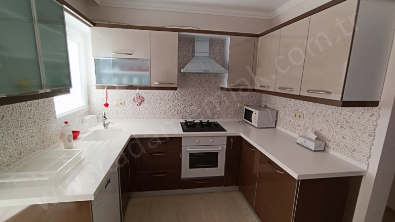 Değirmendere Mah. Kuşadası Satılık Daire |  3+1 Oda | 139M2 7.500.000Tl  Krediye Uygun  Eşyalı  | 4. Kat | Klima | 2 Banyo | 3 Yatak Odası Resim-4