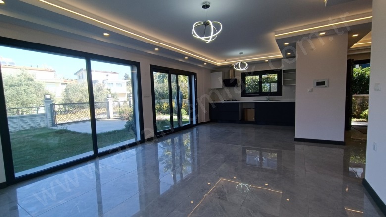 Davutlar Mah. Kuşadası Satılık Müstakil Villa |  4+1 Oda | 185M2 15.500.000Tl  Krediye Uygun  | Dubleks | Yerden Isıtma | 4 Banyo | 4 Yatak Odası Resim-4