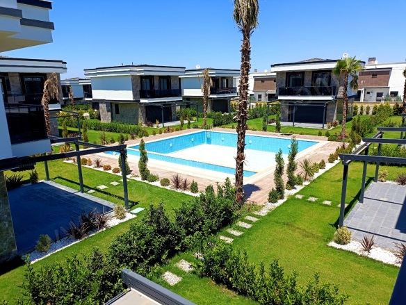 Davutlar Mah. Kuşadası Satılık Müstakil Villa |  3+1 Oda | 127M2 16.500.000Tl | Villa Ve Müstakil | Yerden Isıtma | 2 Banyo | 3 Yatak Odası Resim-3