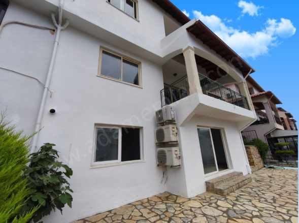Kuşadasında Satılık Villa Deniz Manzaralı Bakımlı 5+2 Geniş … Bayraklıdede Mah