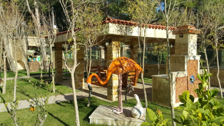 Ege Mah. Kuşadası Satılık Daire |  3+1 Oda | 278M2 18.500.000Tl | Bahçe Katı | Doğalgaz(Kombi) | 2 Banyo | 3 Yatak Odası Resim-4