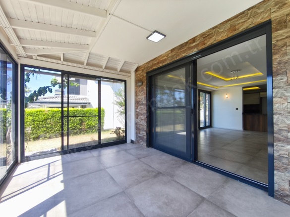 Soğucak Mah. Kuşadası Satılık Villa |  3+1 Oda | 150M2 9.650.000Tl | Villa | Klima | 3 Banyo | 3 Yatak Odası Resim-5